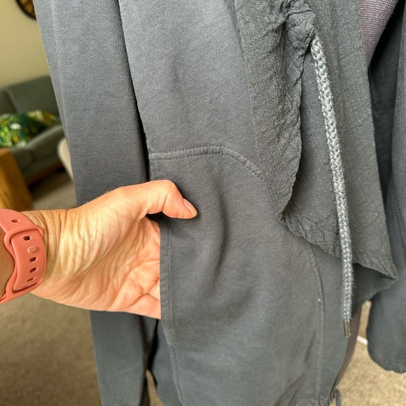 Gauze Hoodie Jacket with Tie Front Shacket Top Layer Olive + Oak Lightwe… - Picture 3 of 10